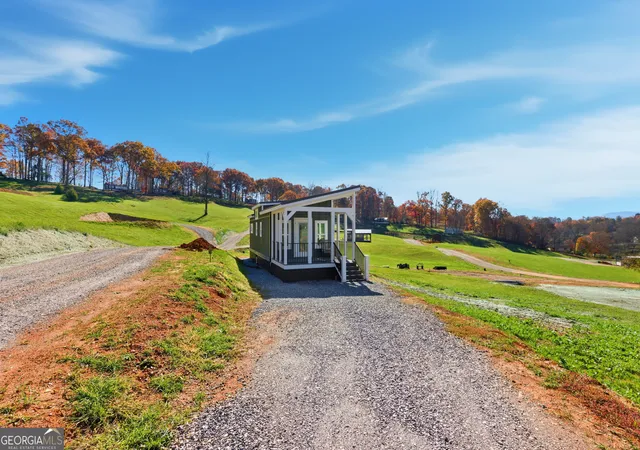 Photo 4 of Single family home for sale at 527 Saunders Rd #52, Franklin, NC 28734 | MLS# 10799566 | Listing updated on 2026-07-20