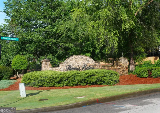 Homes for sale in Gainesville, GA | 4629 Breakwater Dr, Gainesville, GA 30506 | MLS# 10742948