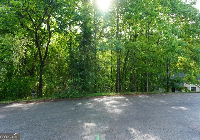 Homes for sale in Gainesville, GA | 4629 Breakwater Dr, Gainesville, GA 30506 | MLS# 10742948