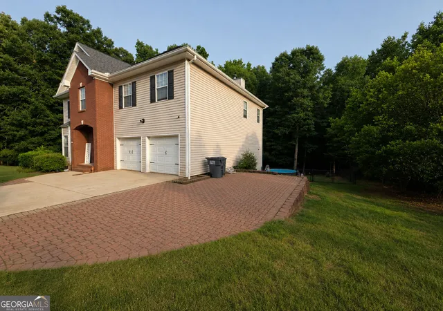 3rd image of 150 Adrians Ln, Covington, GA 30016 | MLS# 10807355