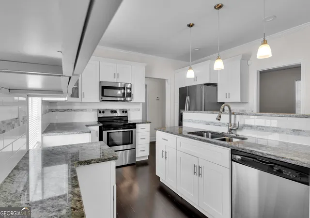 Photo 3 of Single family home for sale at 385 Arthur St SW, Atlanta, GA 30310 | MLS# 10797345 | Listing updated on 2026-09-12