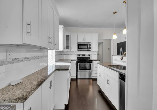 Photo 4 of Single family home for sale at 385 Arthur St SW, Atlanta, GA 30310 | MLS# 10797345 | Listing updated on 2026-09-12
