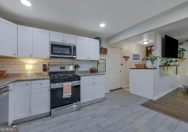 Photo 2 of Single family home for sale at 647 Alfred Rd NW, Atlanta, GA 30331 | MLS# 10801313 | Listing updated on 2026-07-28