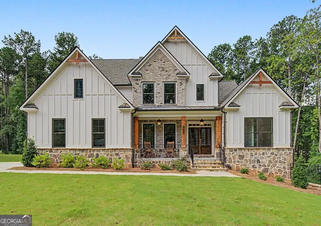 Photo 2 of Single family home for sale at 5893 Ford Rd, Acworth, GA 30101 | MLS# 10809167 | Listing updated on 2026-09-14