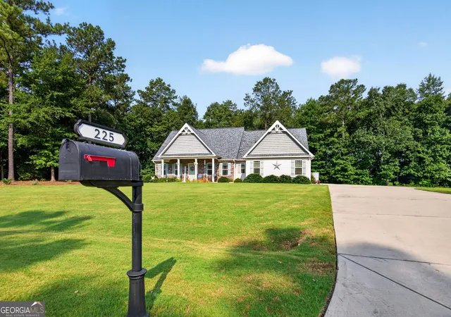 5th image of 225 Cole Forest Blvd, Barnesville, GA 30204 | MLS# 10814556