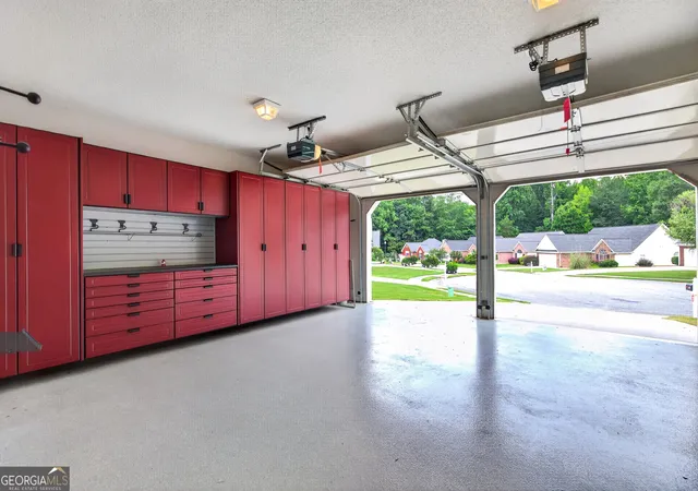 Photo 3 of Sale Pending at 315 Cloverwood Dr, Fayetteville, GA 30215 | MLS# 10794210 | Listing updated on 2026-09-02