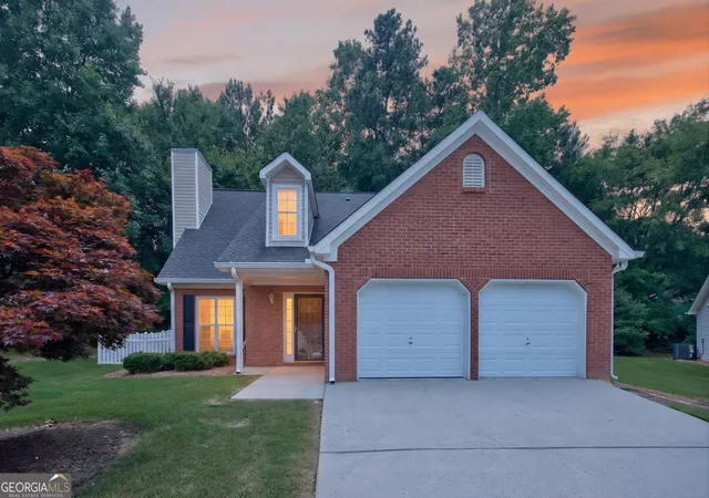 Photo 4 of Sale Pending at 315 Cloverwood Dr, Fayetteville, GA 30215 | MLS# 10794210 | Listing updated on 2026-09-02