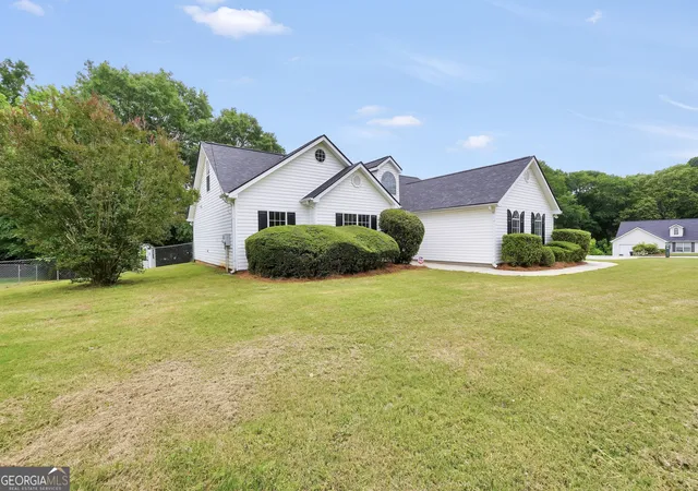 3rd image of 2001 Big Cypress Ln, Locust Grove, GA 30248 | MLS# 10764484