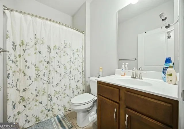 Photo 3 of Single family home for sale at 2487 Oak Barrel Dr, Snellville, GA 30078 | MLS# 10824217 | Listing updated on 2026-09-23