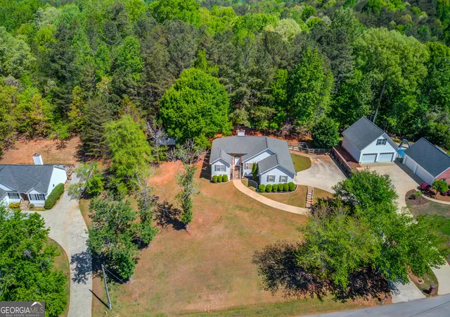 Photo 2 of Single family home for sale at 3314 Banks Mountain Dr, Gainesville, GA 30506 | MLS# 10836460 | Listing updated on 2026-10-06