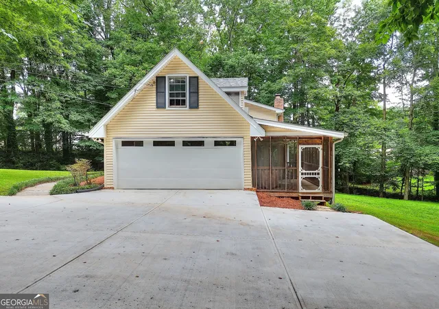 Photo 3 of Single family home for sale at 66 SW Lockring Dr, Lilburn, GA 30047 | MLS# 10815142 | Listing updated on 2026-09-27