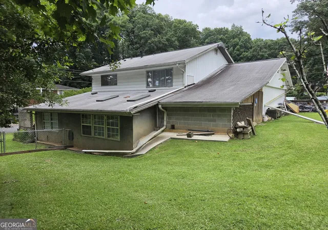 Photo 2 of Single family home for sale at 3273 Pin Oak Cir, Atlanta, GA 30340 | MLS# 10822605 | Listing updated on 2026-08-26