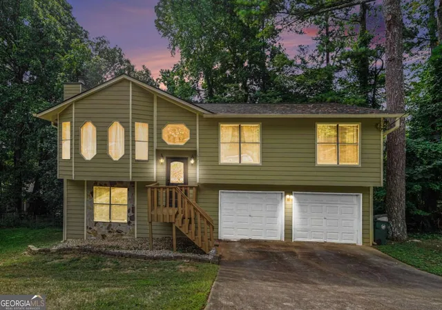 Photo 1 of Single family home for sale at 671 Pepperwood Trl, Stone Mountain, GA 30087 | MLS# 10823732 | Listing updated on 2026-08-28