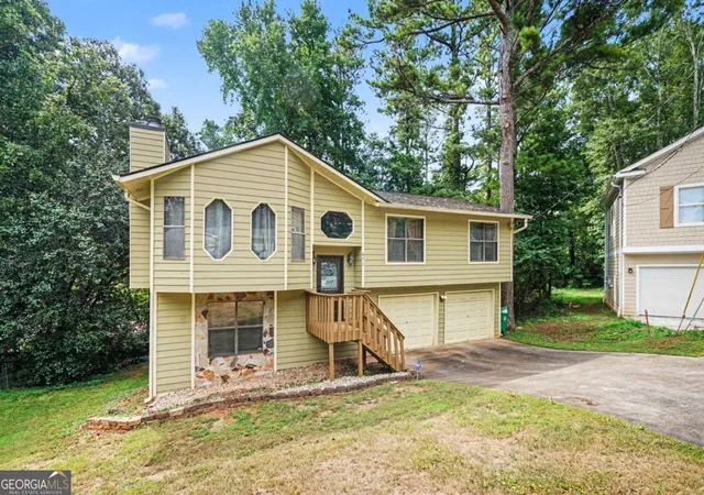 Photo 2 of Single family home for sale at 671 Pepperwood Trl, Stone Mountain, GA 30087 | MLS# 10823732 | Listing updated on 2026-08-28