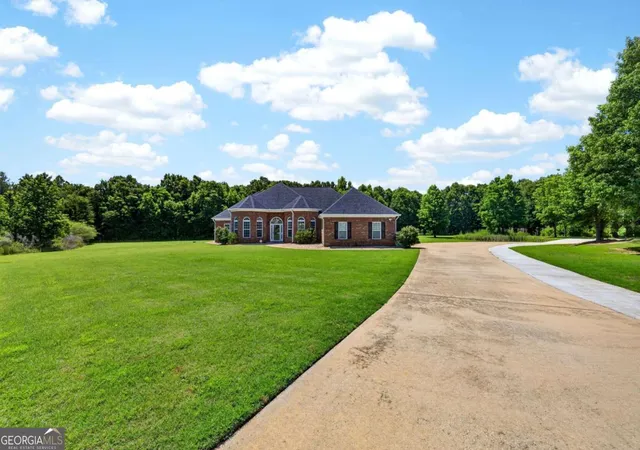 2nd image of 70 Toscanno Dr, Covington, GA 30014 | MLS# 10779839