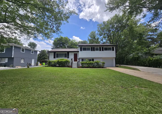 2nd image of 1743 Hillview Ave, Jonesboro, GA 30236 | MLS# 10815246