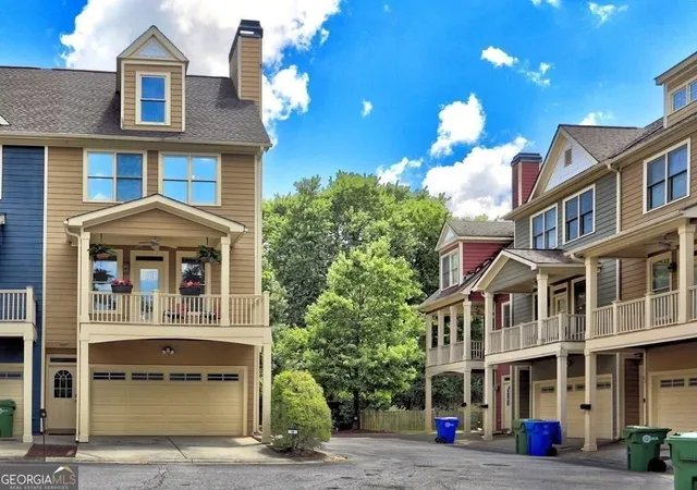 Photo 3 of Townhouse for sale at 1079 Marietta Blvd #19, Atlanta, GA 30318 | MLS# 10832626 | Listing updated on 2026-09-08