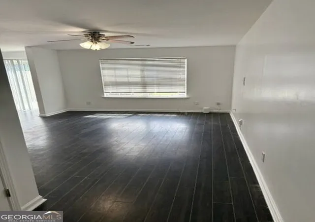 Photo 4 of Townhouse for sale at 6504 Holly Ln, Union City, GA 30291 | MLS# 10825665 | Listing updated on 2026-09-22