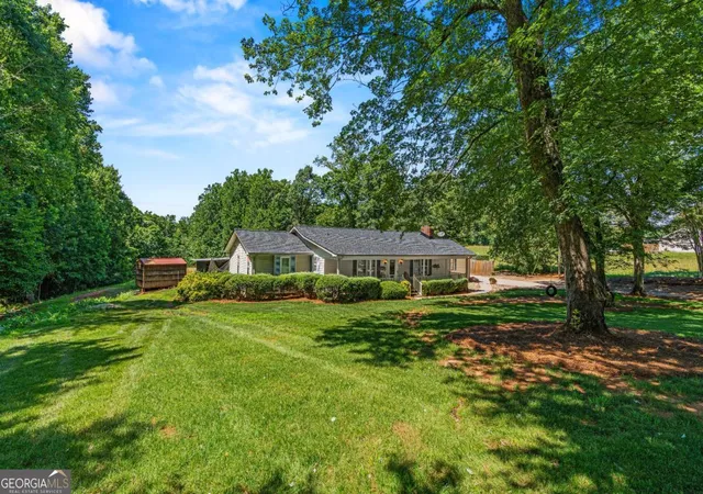 Photo 3 of Single family home for sale at 3880 Tanners Ml Rd, Gainesville, GA 30507 | MLS# 10792628 | Listing updated on 2026-07-18