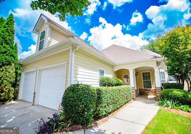 Photo 1 of Single family home for sale at 3 Gables Wy, Newnan, GA 30265 | MLS# 10824519 | Listing updated on 2026-08-26