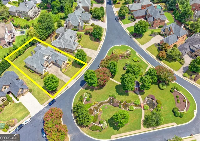 Photo 3 of Sale Pending at 8330 Royal Melbourne Wy, Duluth, GA 30097 | MLS# 10823850 | Listing updated on 2026-09-17