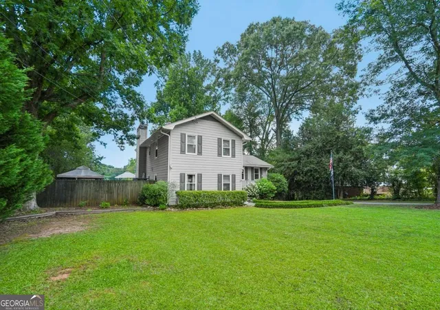 2nd image of 4852 Arrowhead Trail West Sw, Lilburn, GA 30047 | MLS# 10803308
