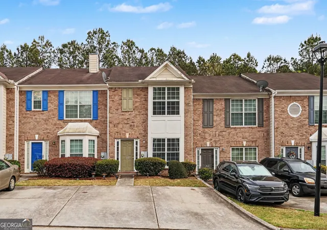 Photo 2 of Townhouse for sale at 2800 Parkway Cvs, Lithonia, GA 30058 | MLS# 10723510 | Listing updated on 2026-08-01