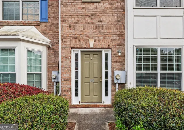 Photo 4 of Townhouse for sale at 2800 Parkway Cvs, Lithonia, GA 30058 | MLS# 10723510 | Listing updated on 2026-08-01