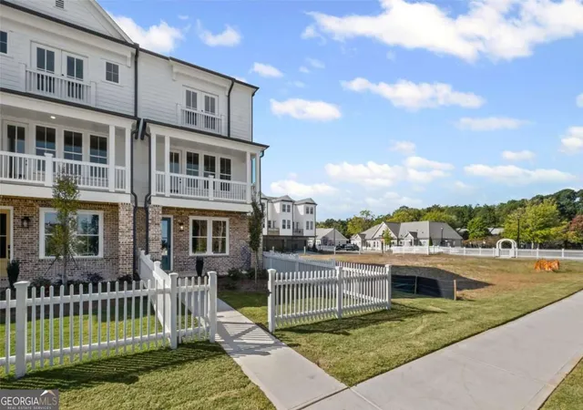 Photo 3 of Townhouse for sale at 217 Village Overlook #H3, Canton, GA 30114 | MLS# 10874005 | Listing updated on 2026-10-30