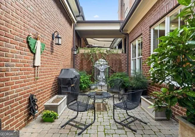 Photo 4 of Townhouse for sale at 224 Cherry St, Chattanooga, TN 37403 | MLS# 10836532 | Listing updated on 2026-09-14