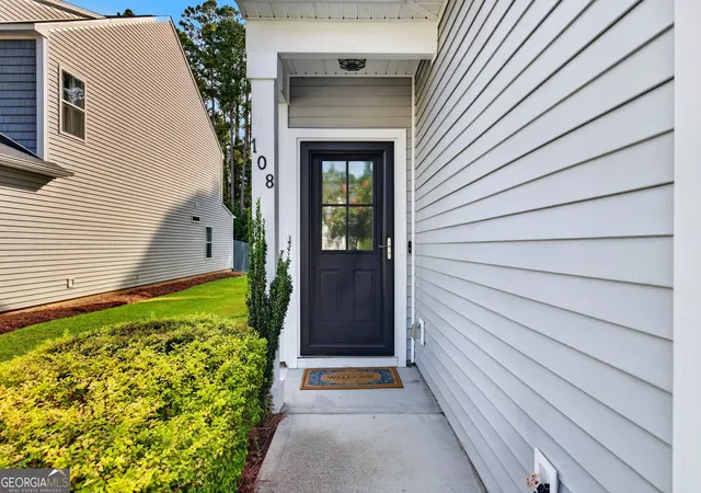 Photo 4 of Townhouse for sale at 108 Bellasera Wy, Richmond Hill, GA 31324 | MLS# 10834317 | Listing updated on 2026-10-13