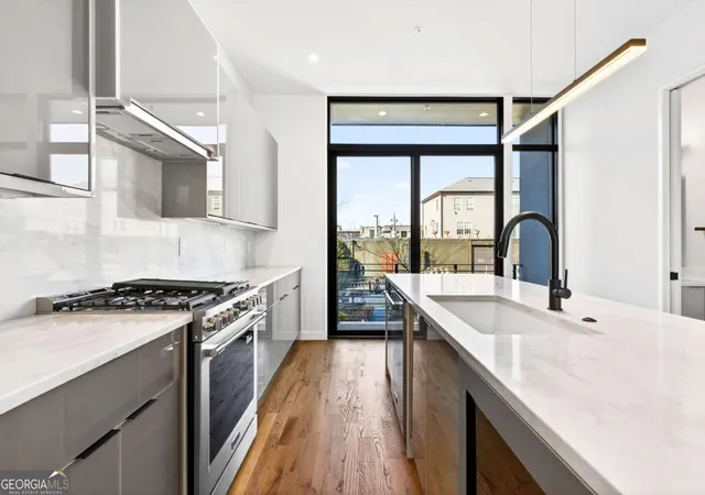 Photo 3 of Townhouse for sale at 105 Georgia Ave Se #10, Atlanta, GA 30312 | MLS# 10674370 | Listing updated on 2026-09-29