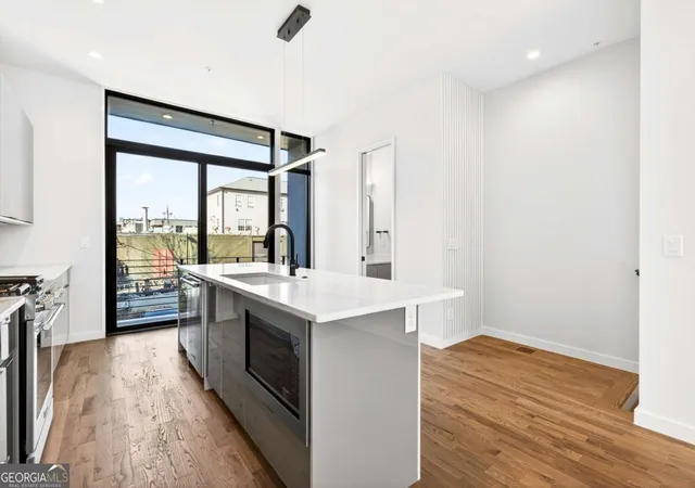 Photo 3 of Townhouse for sale at 105 Georgia Ave Se #10, Atlanta, GA 30312 | MLS# 10674370 | Listing updated on 2026-09-29