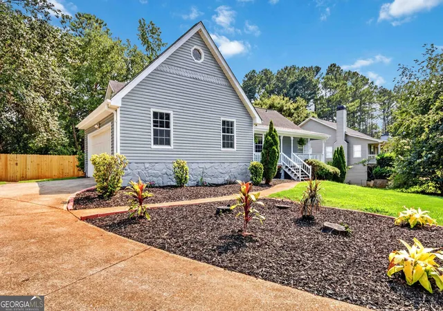 Photo 2 of Single family home for sale at 503 Horseshoe Cir, Stockbridge, GA 30281 | MLS# 10812934 | Listing updated on 2026-10-11