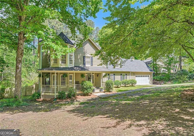 Single family home for sale at 125 Picketts Lake Dr, Acworth, GA 30101 | MLS# 10857039