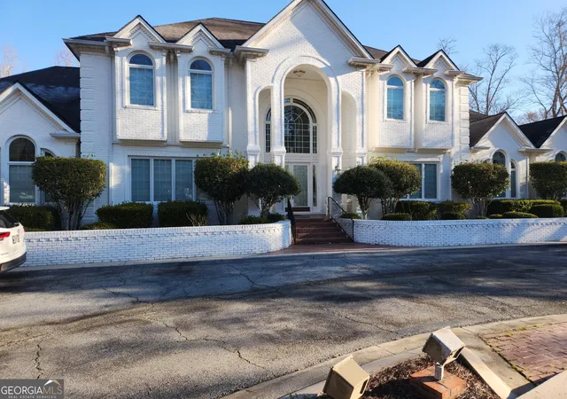 Photo 3 of Mansion for sale at 170 Howard Oaks Dr, Macon, GA 31210 | MLS# 10786746 | Listing updated on 2026-06-30