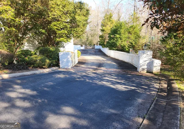 Photo 4 of Single family home for sale at 170 Howard Oaks Dr, Macon, GA 31210 | MLS# 10786746 | Listing updated on 2026-06-30