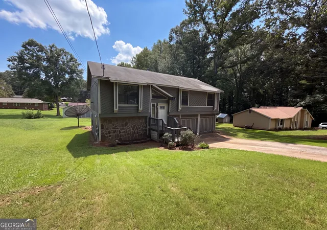 Photo 1 of Single family home for sale at 165 Splitwood Ln, Fairburn, GA 30213 | MLS# 10821692 | Listing updated on 2026-09-11