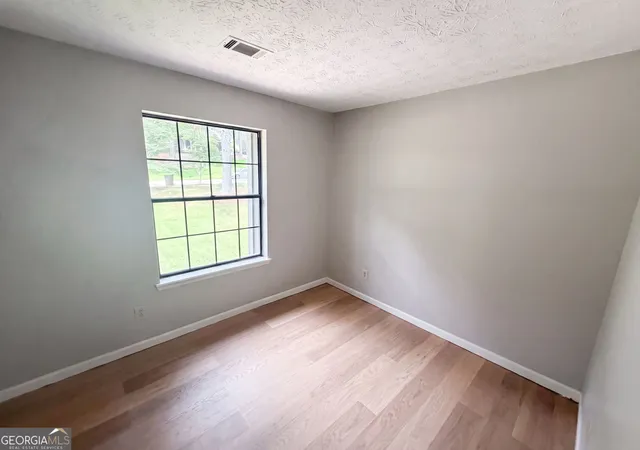 Photo 3 of Single family home for sale at 165 Splitwood Ln, Fairburn, GA 30213 | MLS# 10821692 | Listing updated on 2026-10-03