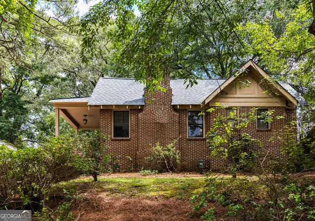 1st image of 964 Byron Dr Sw, Atlanta, GA 30310 | MLS# 10814150