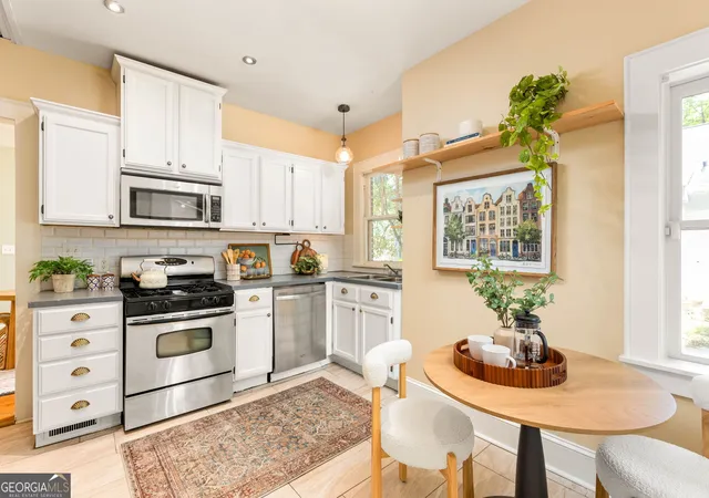 Photo 3 of Single family home for sale at 964 Byron Dr Sw, Atlanta, GA 30310 | MLS# 10814150 | Listing updated on 2026-09-04