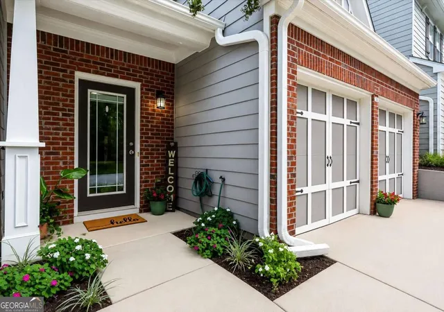 Photo 2 of Sale Pending at 310 Stream Side Pass, Woodstock, GA 30188 | MLS# 10829109 | Listing updated on 2026-10-01