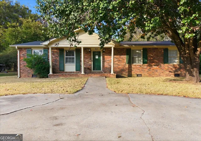 3rd image of 211 Palomino Ln, Warner Robins, GA 31088 | MLS# 10640980