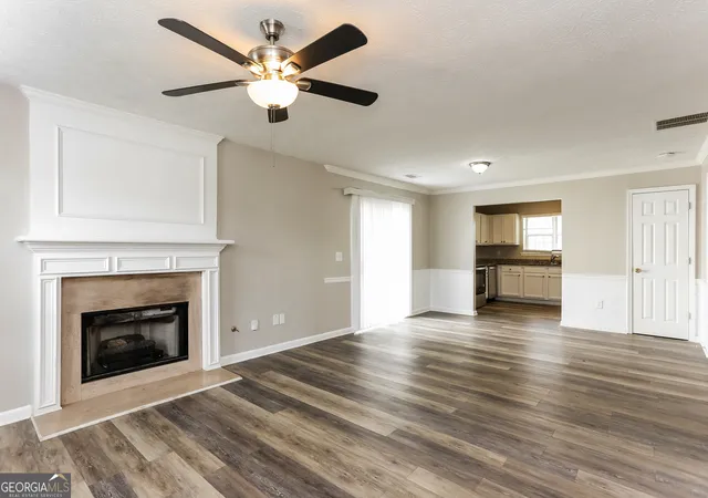 Photo 4 of Single family home for sale at 372 Jasmine Dr, Locust Grove, GA 30248 | MLS# 10816593 | Listing updated on 2026-09-03