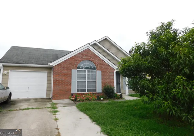 Photo 2 of Single family home for sale at 6195 Green Wing Wy, Morrow, GA 30260 | MLS# 10813025 | Listing updated on 2026-08-26