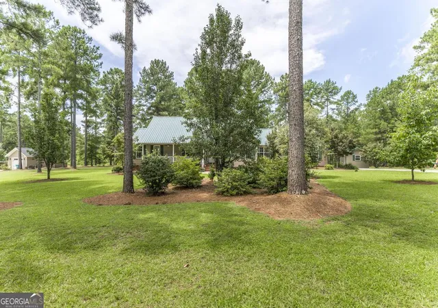 Photo 3 of Sale Pending at 58 Spearhead Ln, Vienna, GA 31092 | MLS# 10812753 | Listing updated on 2026-08-07