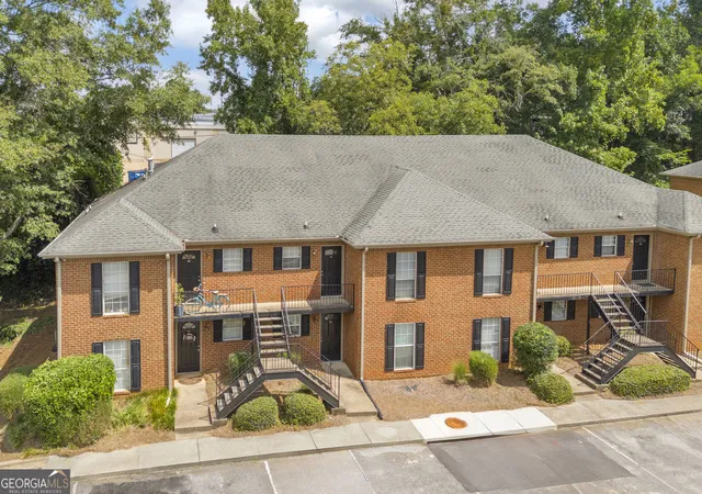 Listing Photo 3 - Condo for sale in building located at 1055 Baxter St, Athens, GA 30606 - Unit #APT 203