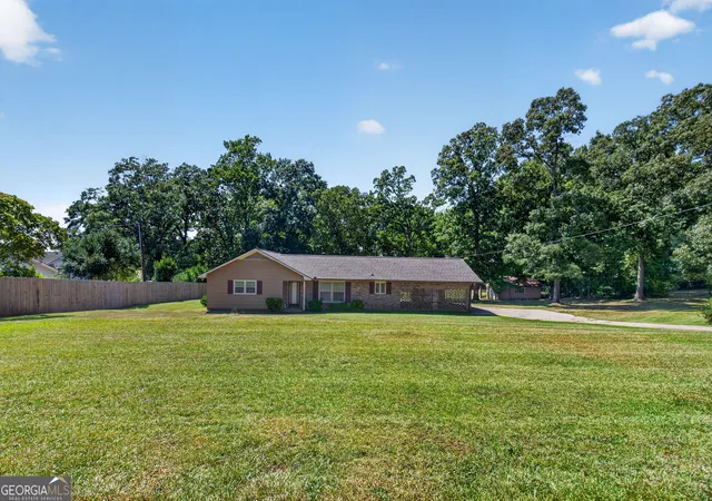 Photo 3 of Single family home for sale at 106 Iris Dr, Lagrange, GA 30241 | MLS# 10834917 | Listing updated on 2026-09-24