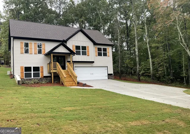 Photo 1 of Single family home for sale at 3164 Sweetbriar Dr, Villa Rica, GA 30180 | MLS# 10880095 | Listing updated on 2026-10-28