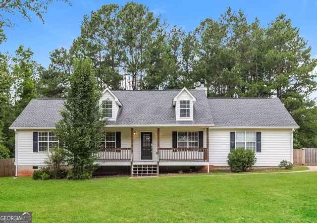 1st image of 800 Pointe Trl, Locust Grove, GA 30248 | MLS# 10800453